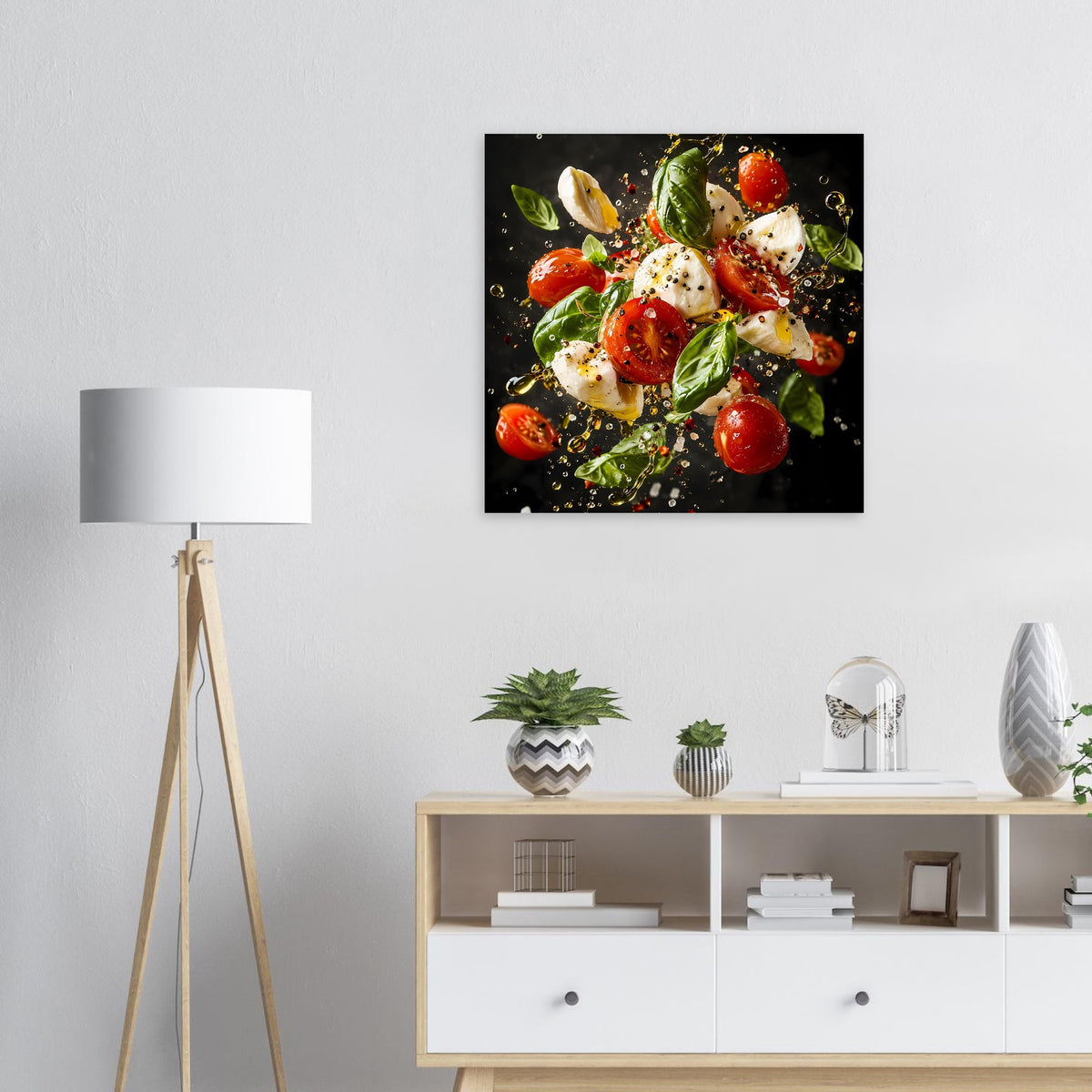 Gerahmtes quadratisches Poster mit Caprese-Salat: Tomaten, Basilikum und Mozzarella