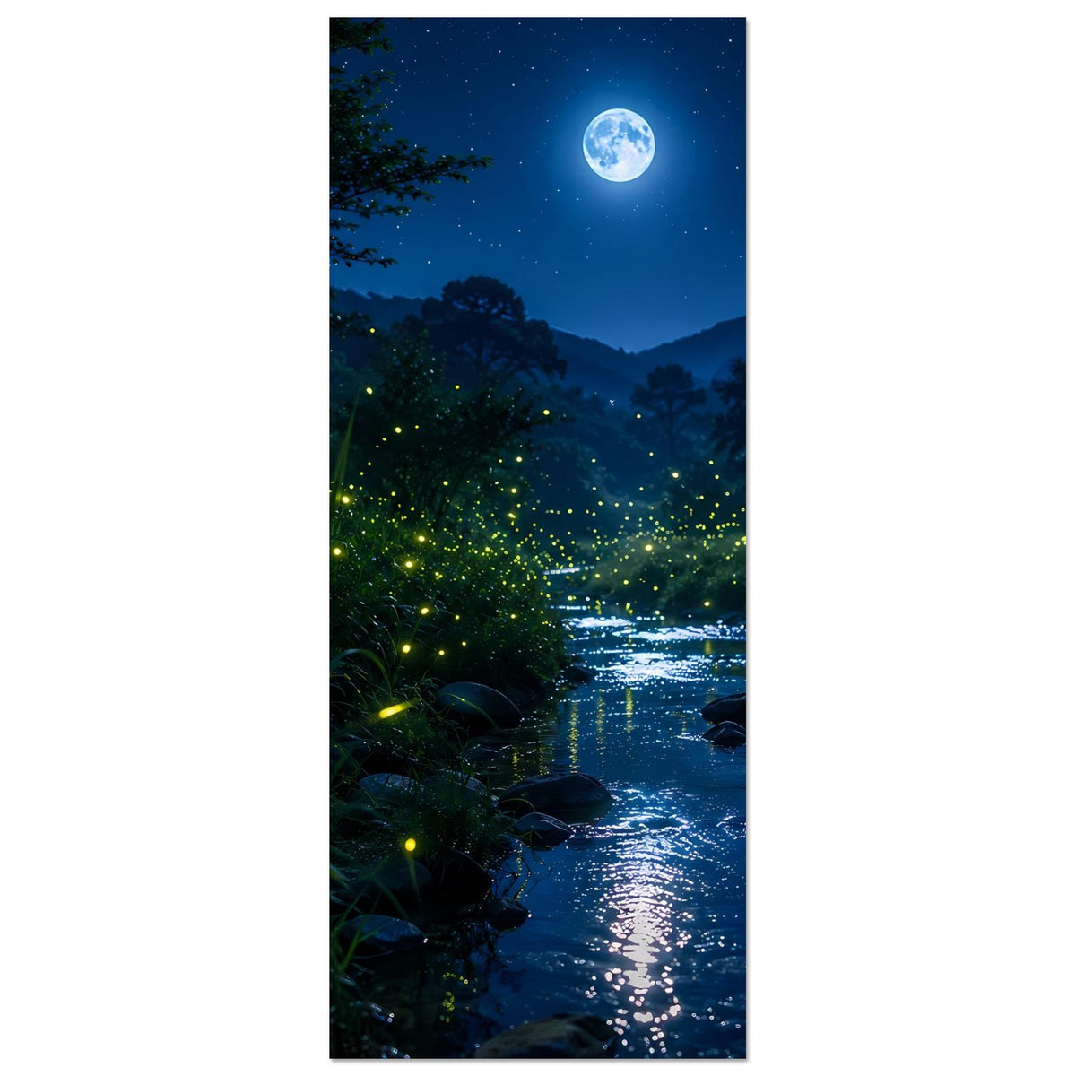 Poster im Hochformat: Mondlicht über dem Waldfluss mit vielen leuchtenden Glühwürmchen