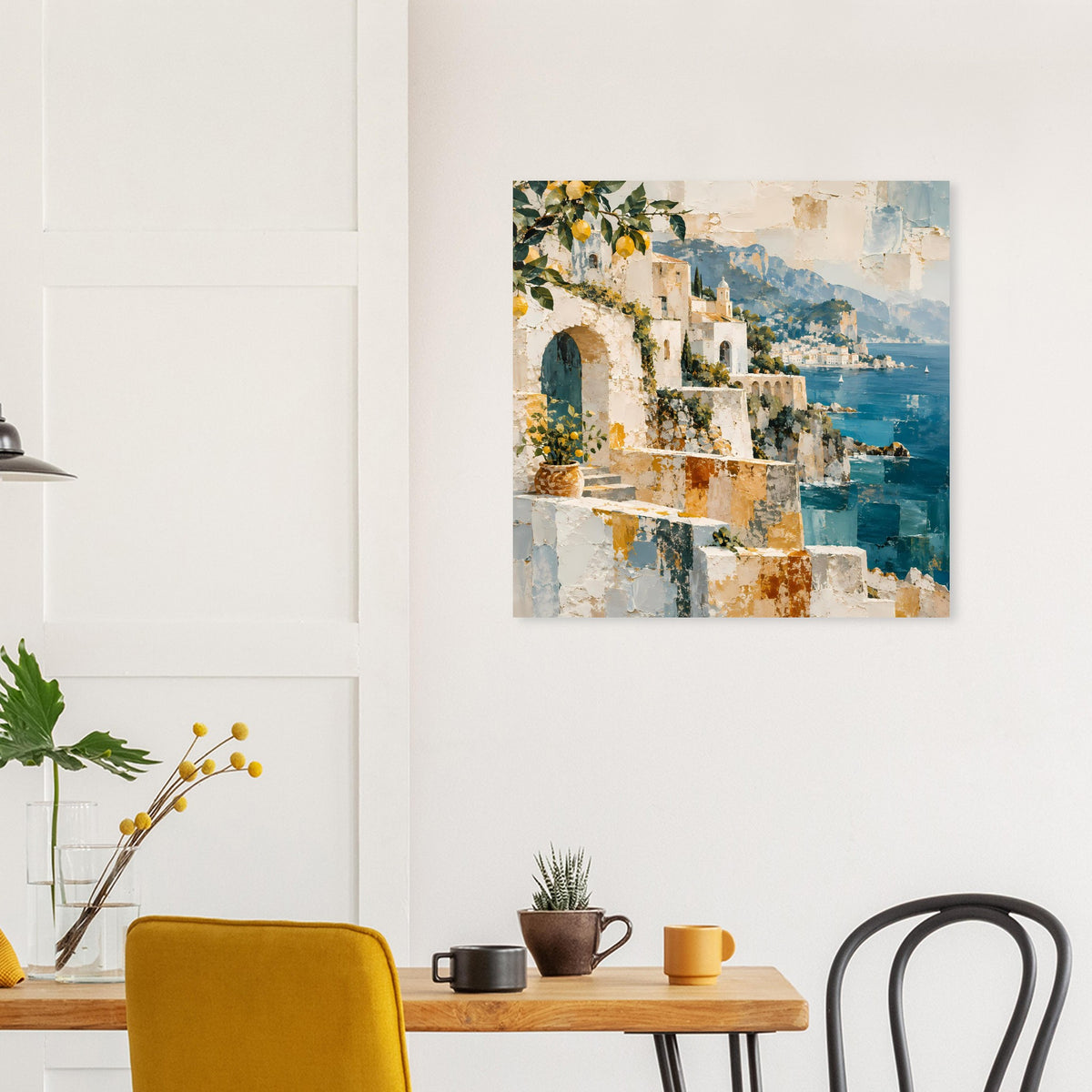 Kunstposter mit mediterraner Küste und Häusern in Ocker und Tiefblau