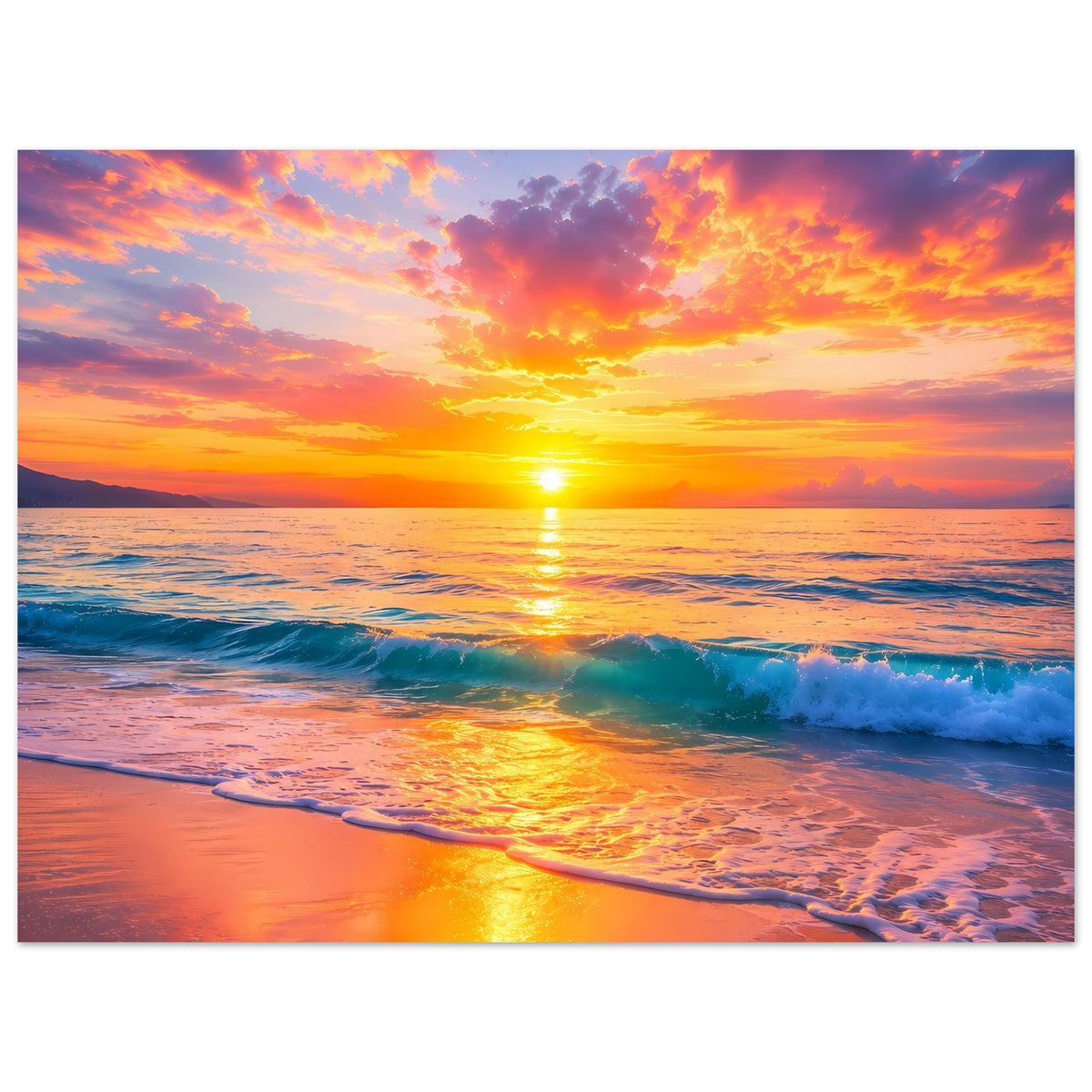 Strandposter im Querformat: Sonnenuntergang über dem Ozean, Wellen im Vordergrund.