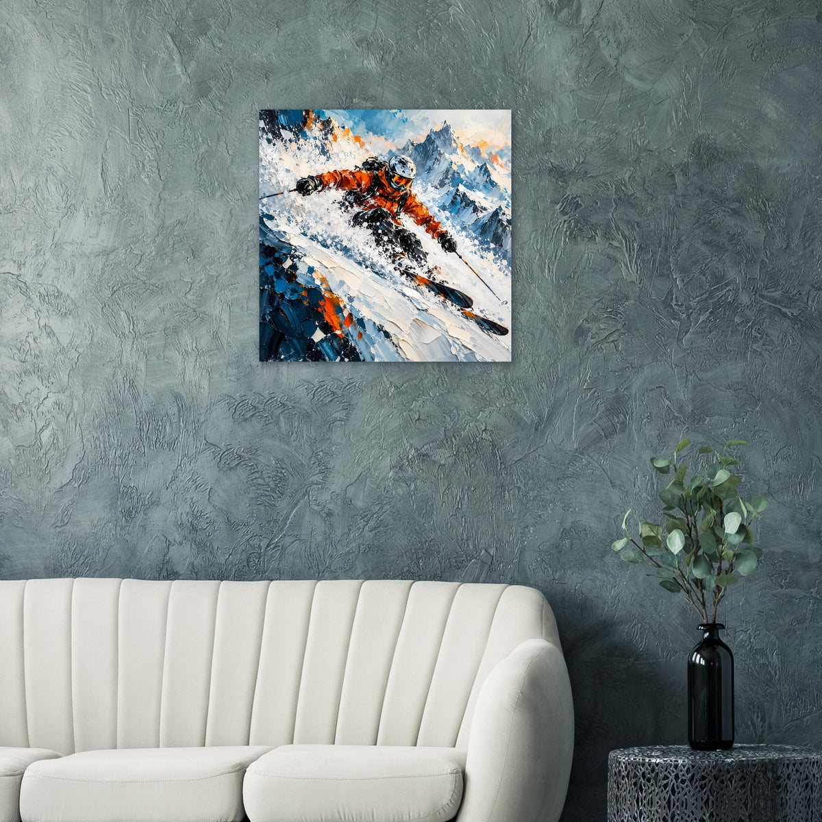 Quadratisches Poster: orangefarbener Skifahrer auf Skipiste, blau-weiße Schneeflächen
