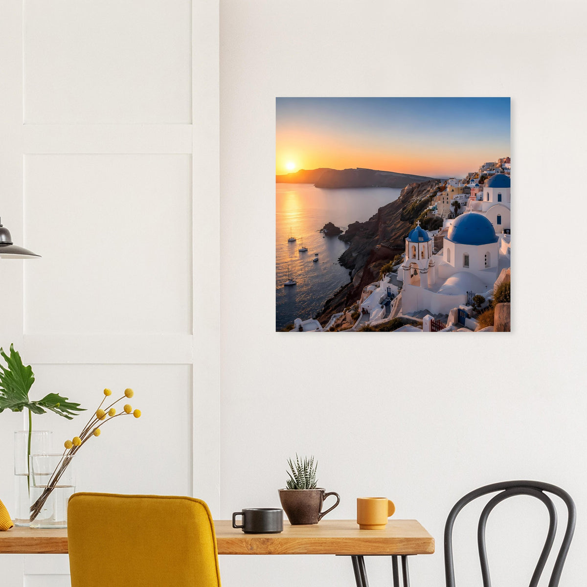 Poster mit Küstenpanorama: Meer, Hügel im Abendlicht und blaue Kirchenkuppeln
