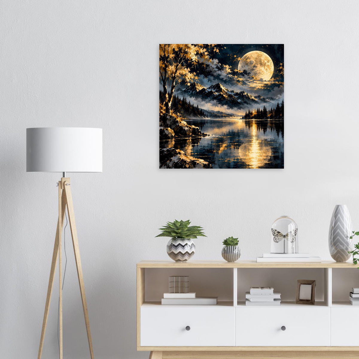 Landschaftsposter im schwarzen Rahmen: Vollmond über See mit goldenem Licht, Berge und Bäume