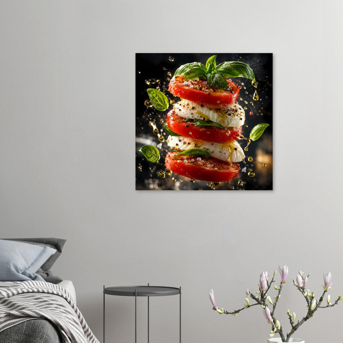 Kleines Küchenposter: Tomate‑Käse‑Stapeln mit Basilikumblättern, Tropfen und Pfeffer