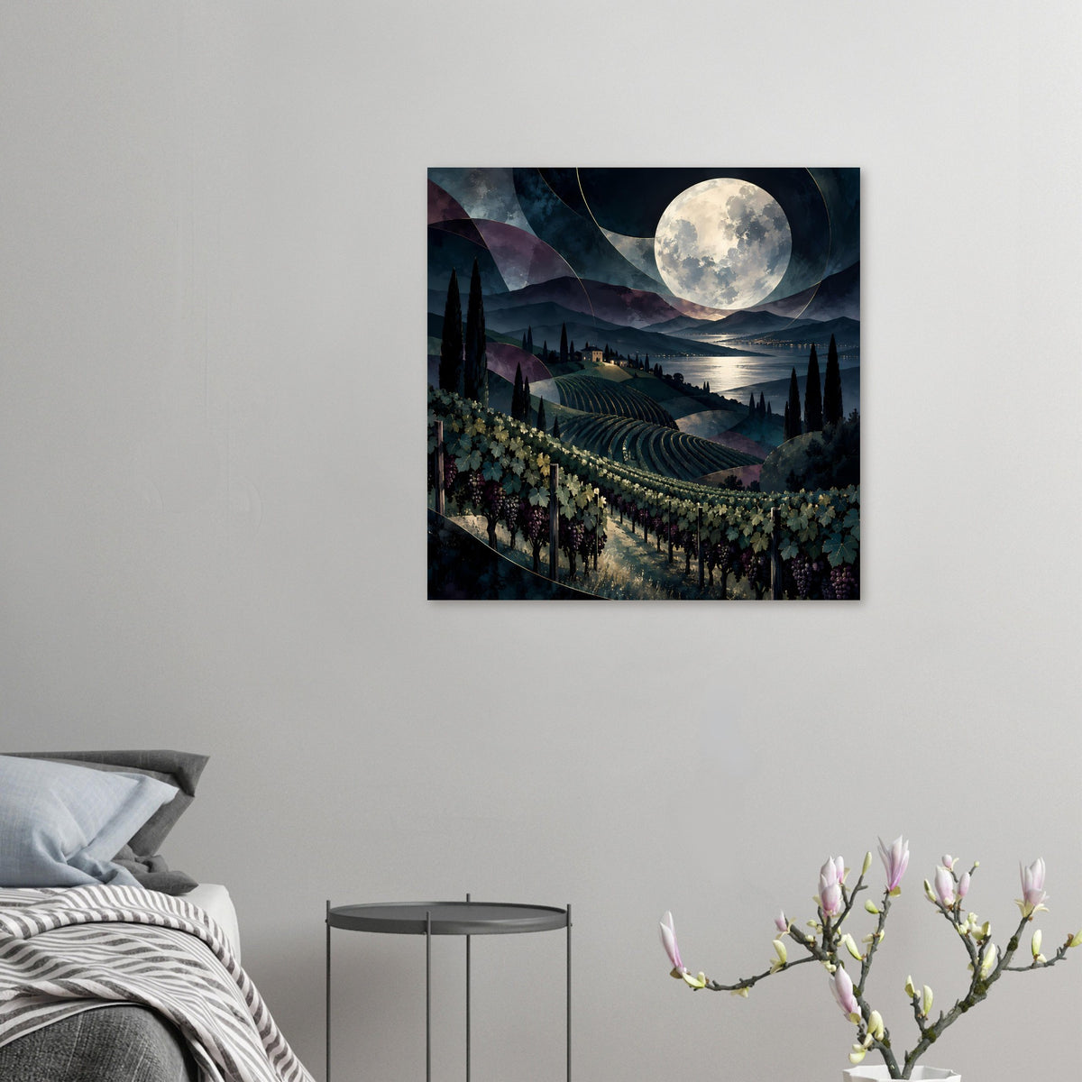 Wandposter im Rahmen: Weinberg-Landschaft bei Nacht mit Mond, Rebenhügeln und Zypressen