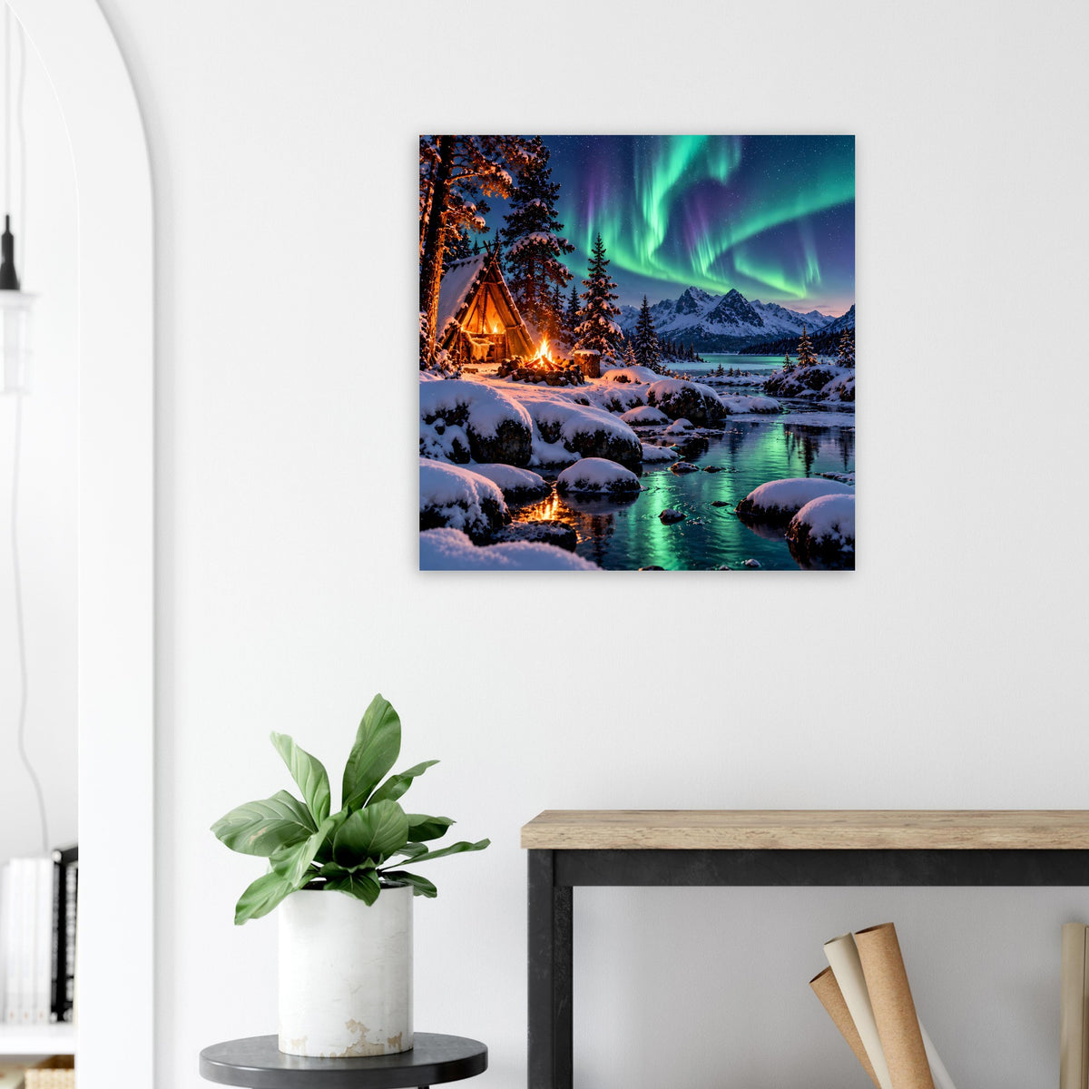 Blau gerahmtes Winterlandschaftsposter mit Nordlichtern, Schnee und Lagerfeuer an Hütte