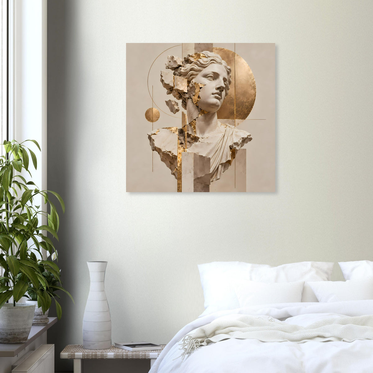 Kunstposter: Profil-Büste mit Goldkreis und aufgeplatzten Fragmenten vor beiger Fläche
