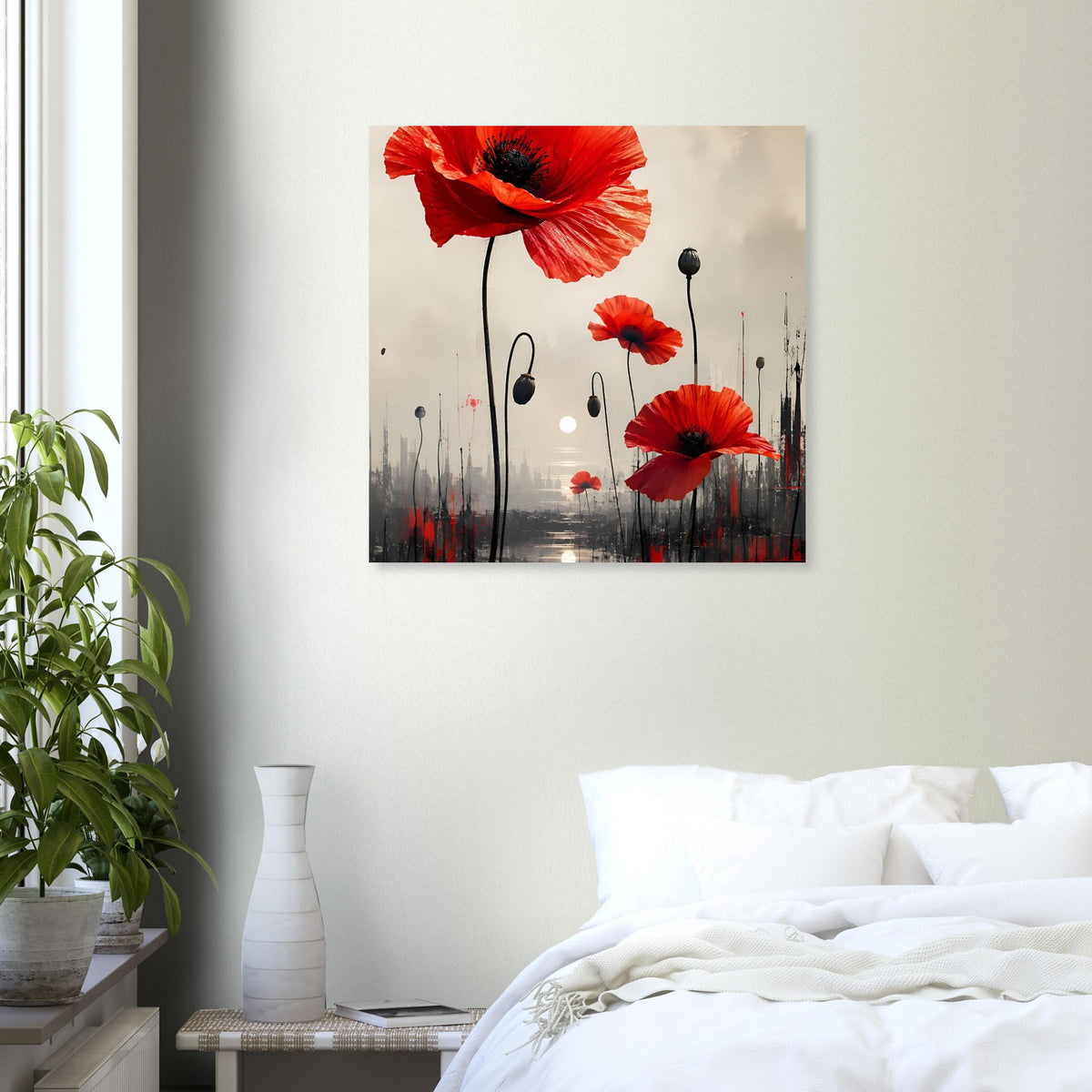 Poster mit roten Mohnblumen, schwarzen Stielen und nebliger, dunkler Stadtansicht