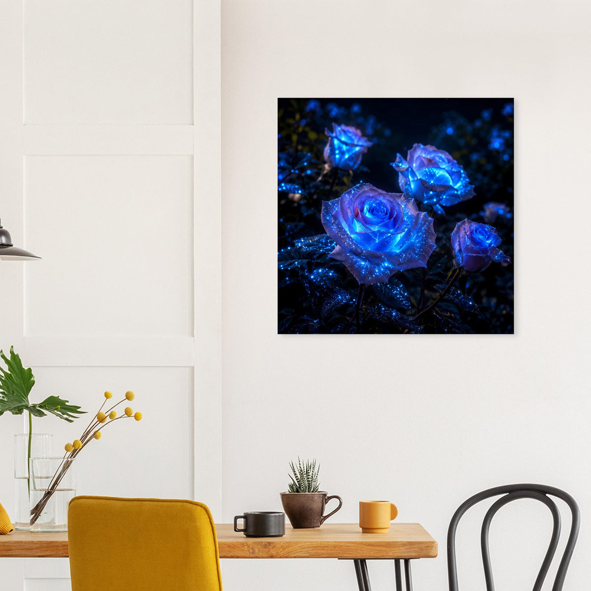 Quadratisches Poster mit leuchtenden blauen Rosen in kräftigem Blau, schwarze Rahmung