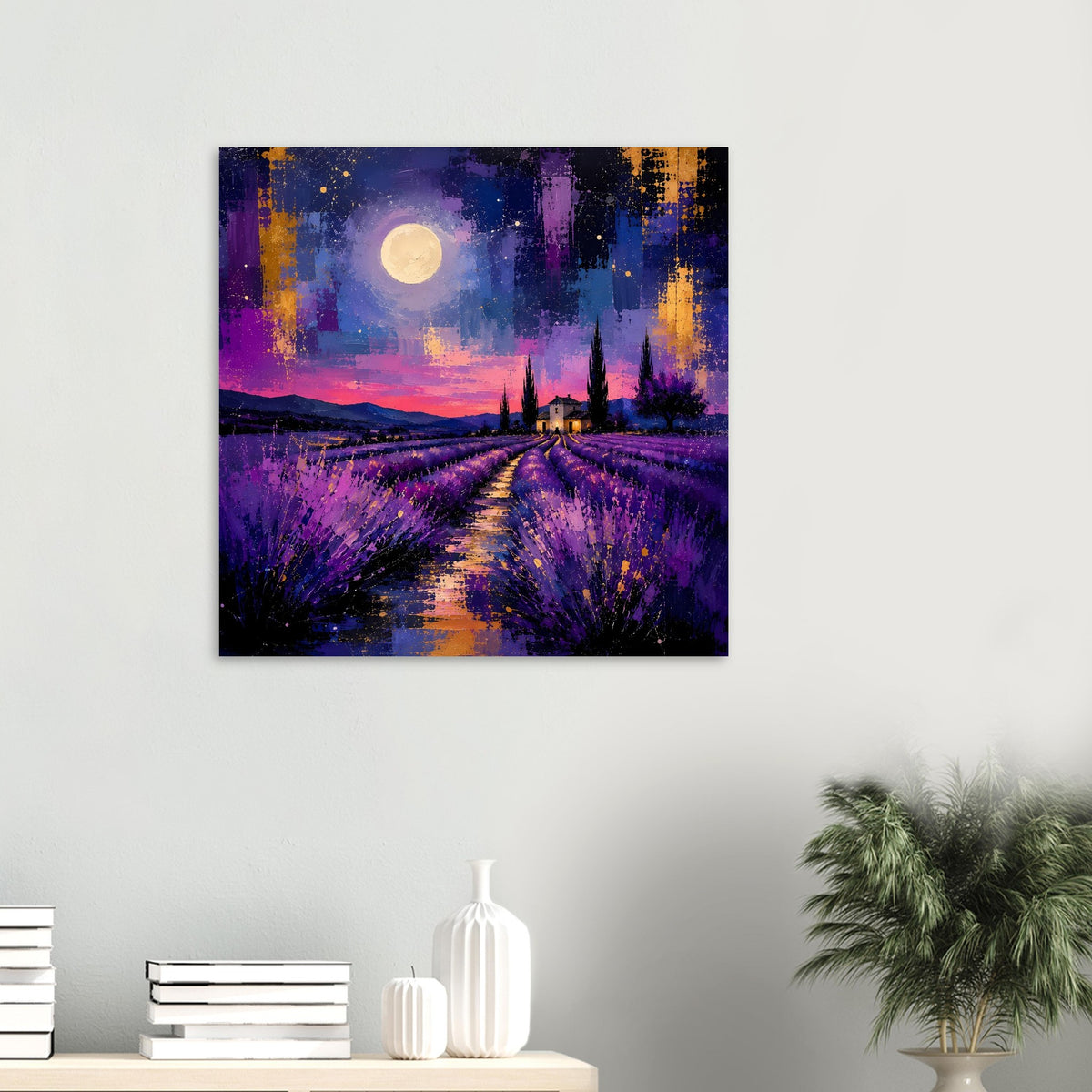 Quadratisches Wandposter: Mond über lila Lavendelweg und Zypressen-Silhouetten