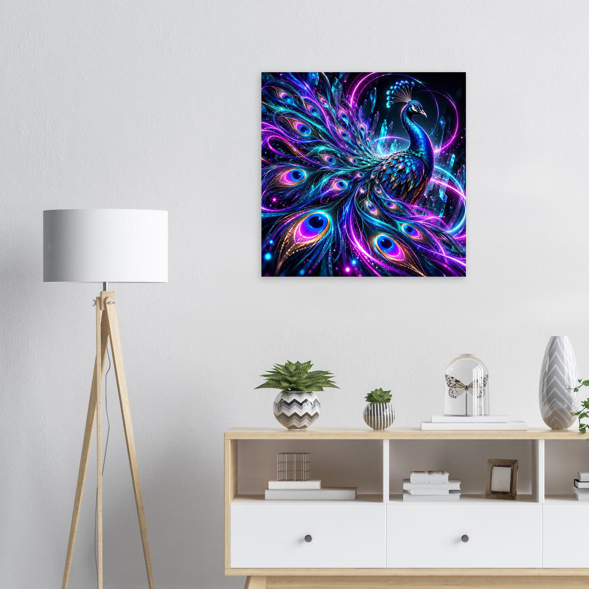 Quadratisches Poster mit leuchtendem Pfau in Neonblau, Pink und Lila
