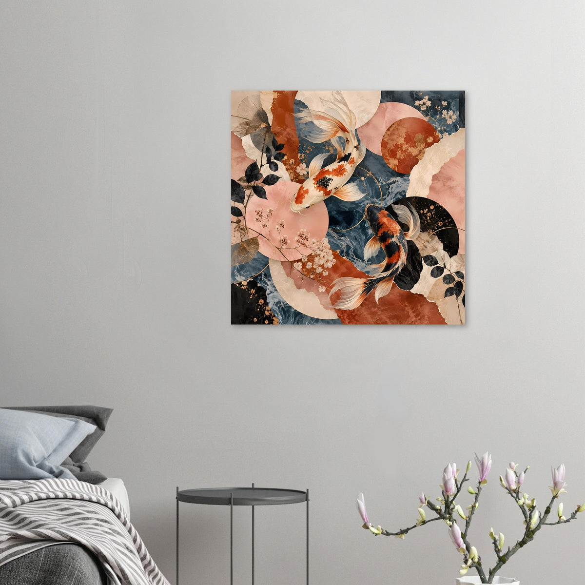 Wandposter mit Koi-Fischen im Terrakotta- und Dunkelblau-Muster, quadratisch gerahmt