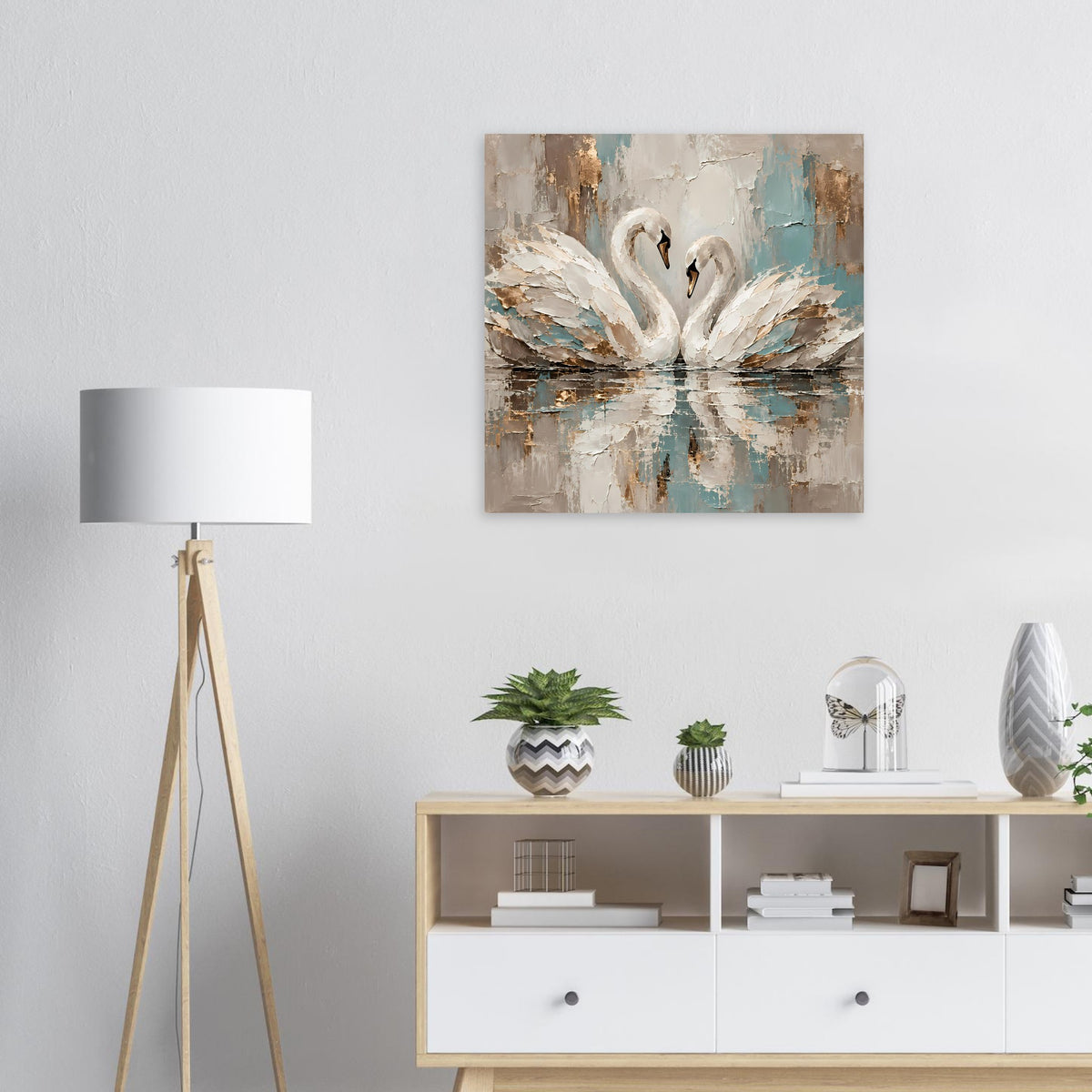 Kunstposter mit zwei weißen Schwänen, blau-goldenen Akzenten und Spiegelung im Wasser
