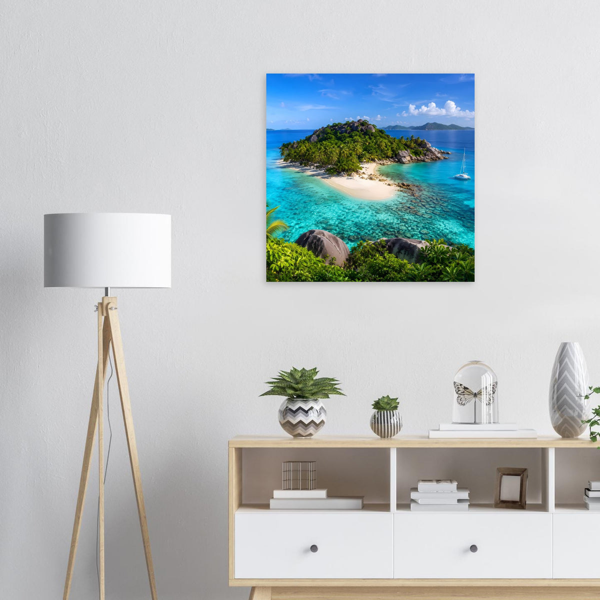 Quadratisches Poster: kleine Insel mit grünem Dschungel und türkisblauem Wasser