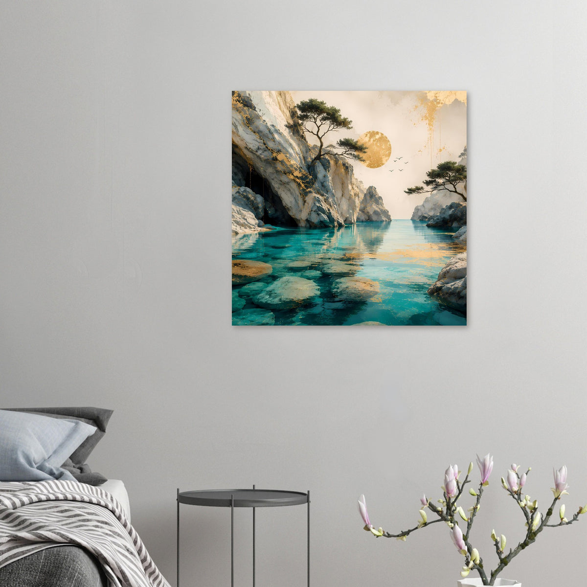 Kleines Poster mit Küstenlandschaft: Felsen, türkisfarbenes Meer und goldene Sonne