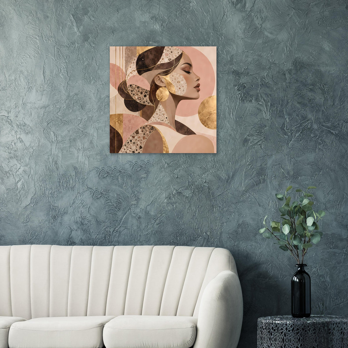 Gerahmtes Kunst-Poster mit abstraktem Profilmotiv in warmen Erdtönen und goldfarbenen Elementen
