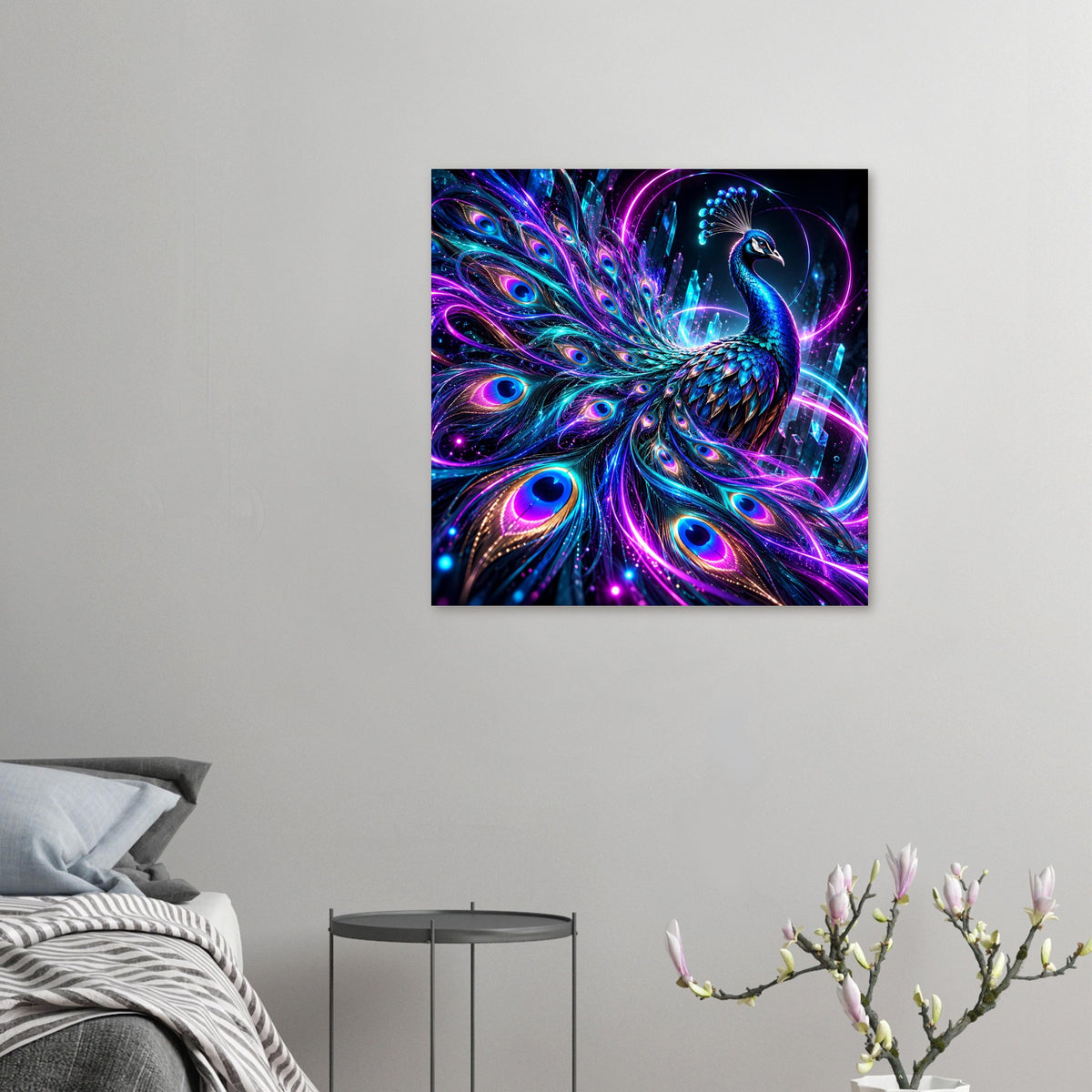 Kleines Neon-Pfauenposter mit blauem Pfau und leuchtenden Pfauenfedern