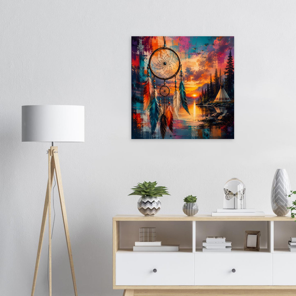 Wandposter mit Traumfänger-Motiv: Kreis, Ranken und Federn vor See bei Sonnenuntergang