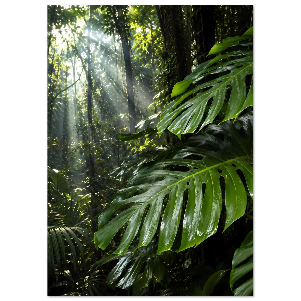 Vertikales Dschungel-Poster mit grünen Blättern und Lichtstreifen im Wald