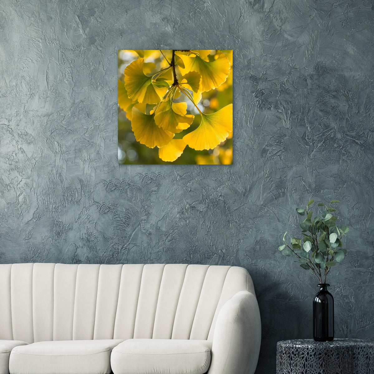 Ginkgoblatt-Poster im dunklen Rahmen mit gelben Blättern, quadratisch