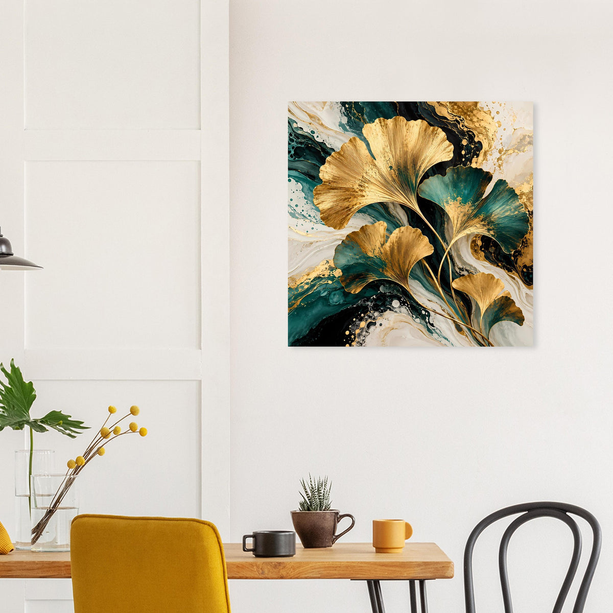 Naturposter mit goldenen Ginkgo-Blättern auf abstrakter Teal-Creme-Gestaltung, quadratisch