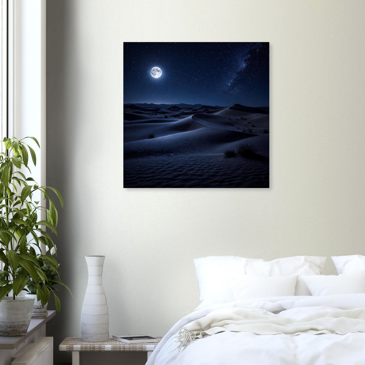 Wüstenlandschaftsposter mit Mond über Dünen bei Nacht und sichtbarer Milchstraße