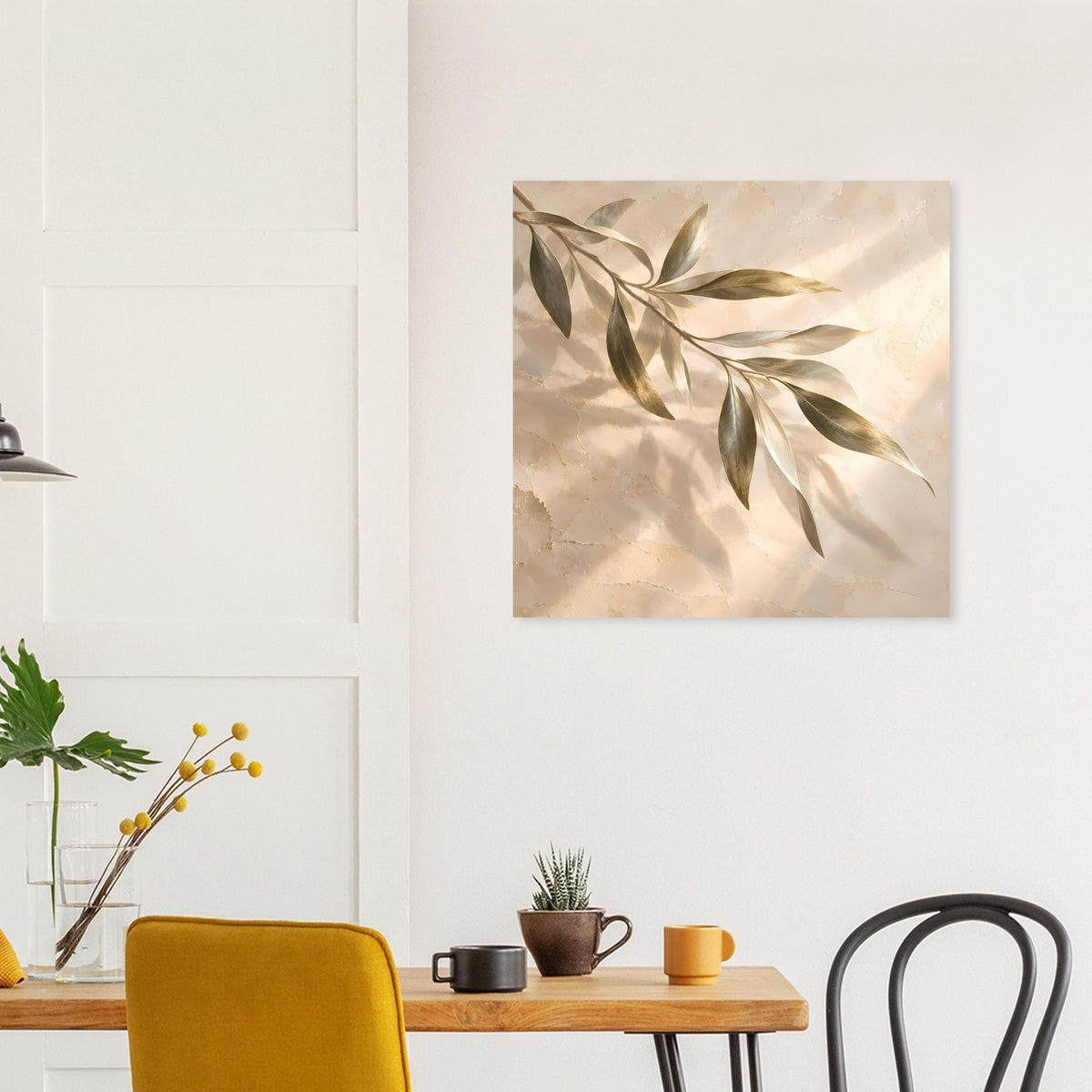 Quadratisches Poster mit gold schimmerndem Olivenzweig auf beigem, leichten Strukturhintergrund