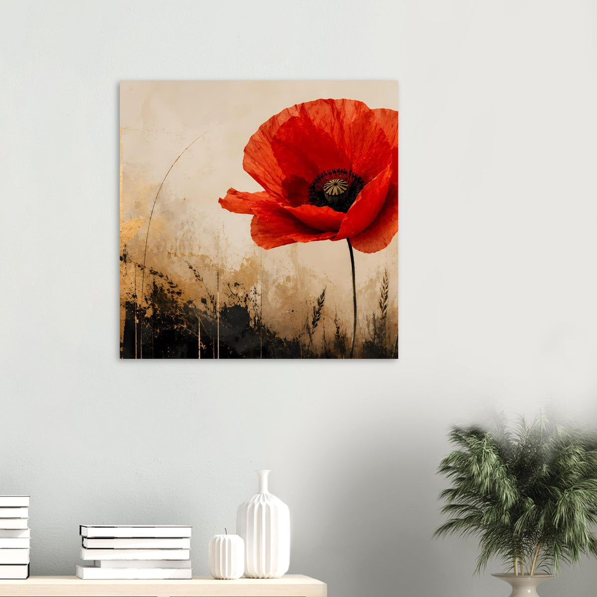 Quadratisches Poster mit leuchtend roter Mohnblume und dunklem Blütenkern auf Beigehintergrund