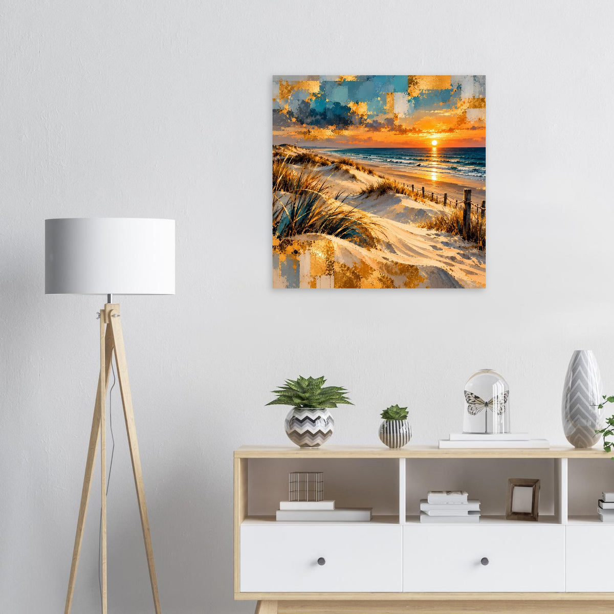 Wandposter Strandküste mit Dünen, blauem Meer und orangefarbenem Sonnenuntergang