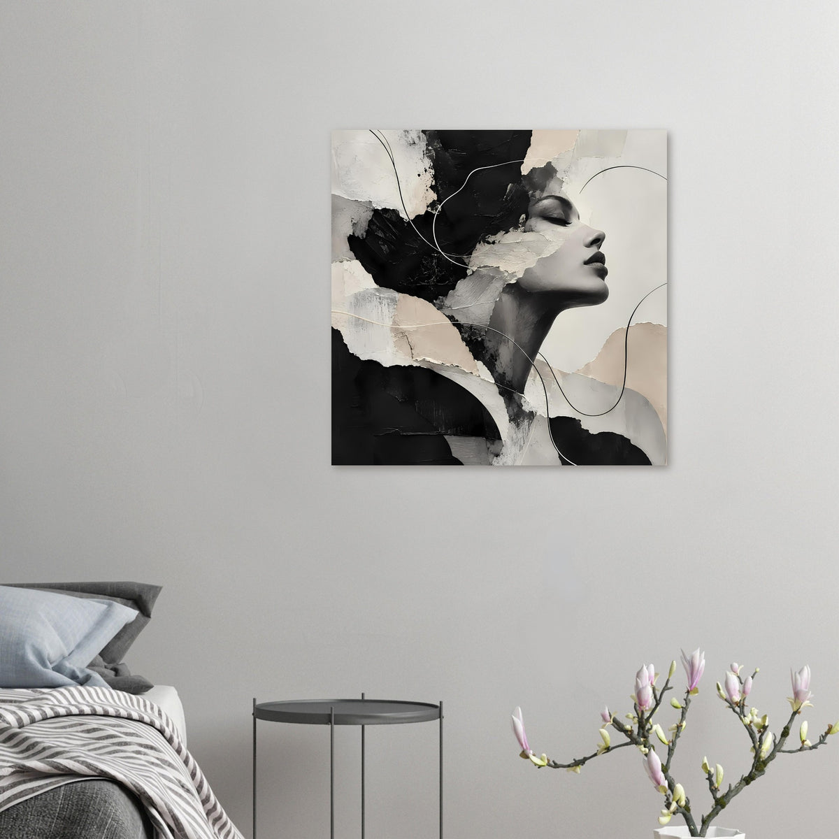 Abstraktes Frauenporträt-Poster mit Seitenprofil, schwarzweiße Pinselstrukturen und beige Flächen