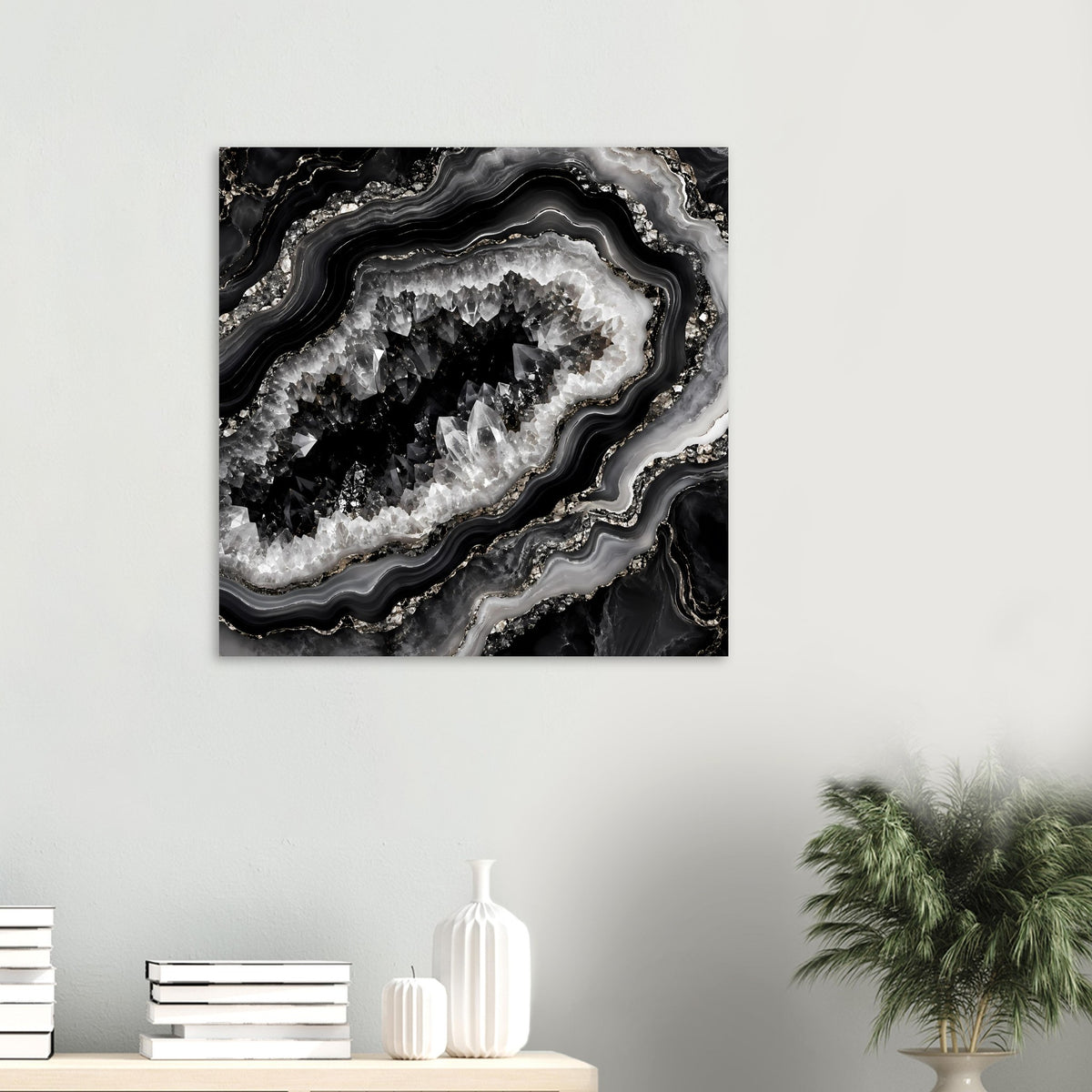 Quadratisches Geoden-Wandbild mit schwarzen Kristallflächen, weißen Akzenten und grauen Konturen