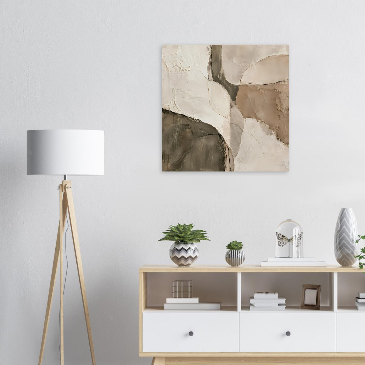 Abstraktes Kunstposter in Beige-, Braun- und Grautönen, quadratisch gerahmt.