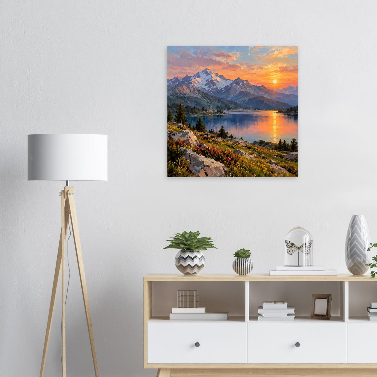 Quadratisches Poster mit Bergsee bei Sonnenuntergang und reflektierendem Wasser