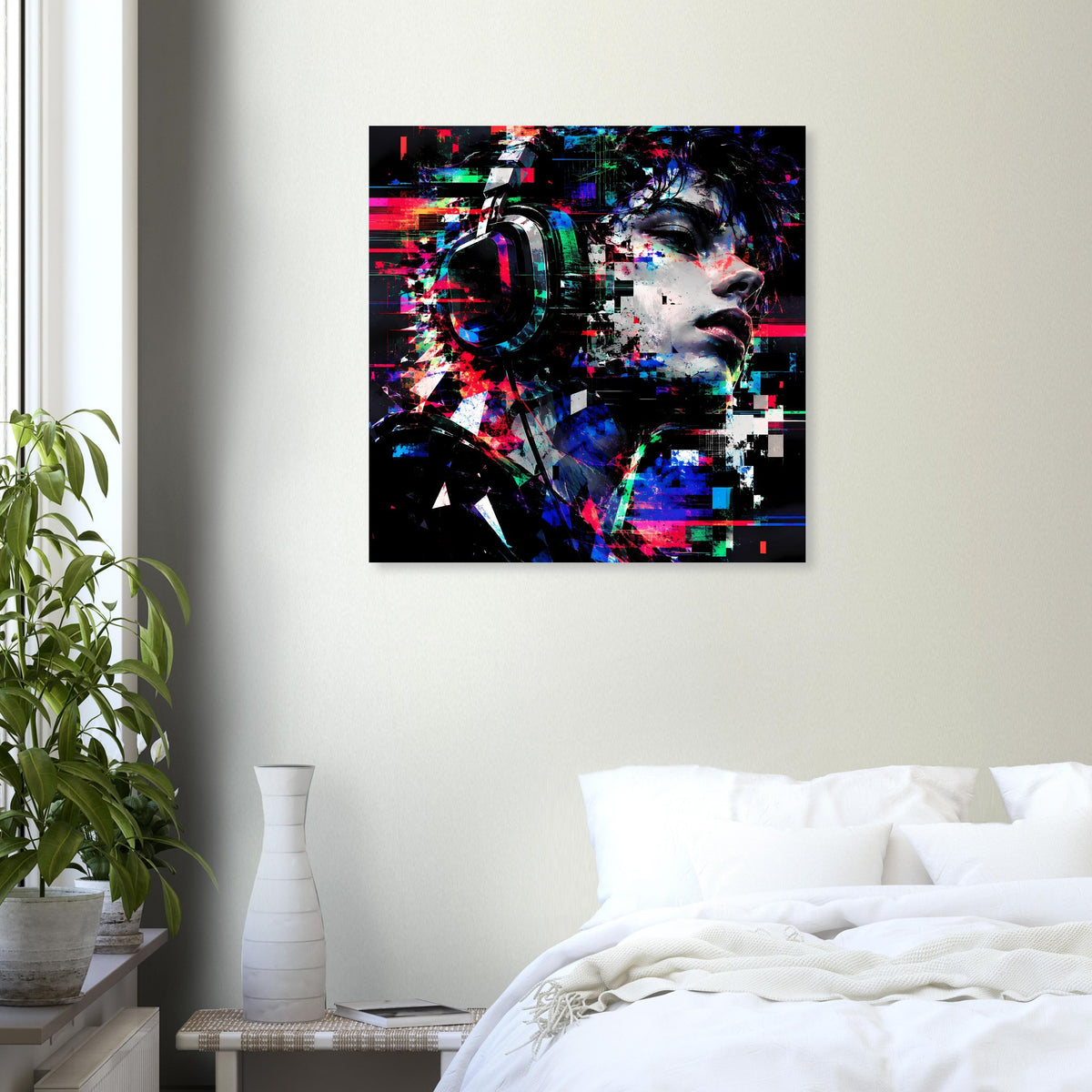 Quadratisches Kunstposter mit Gesicht und Kopfhörer-Glitch, bunte Pixel-Optik