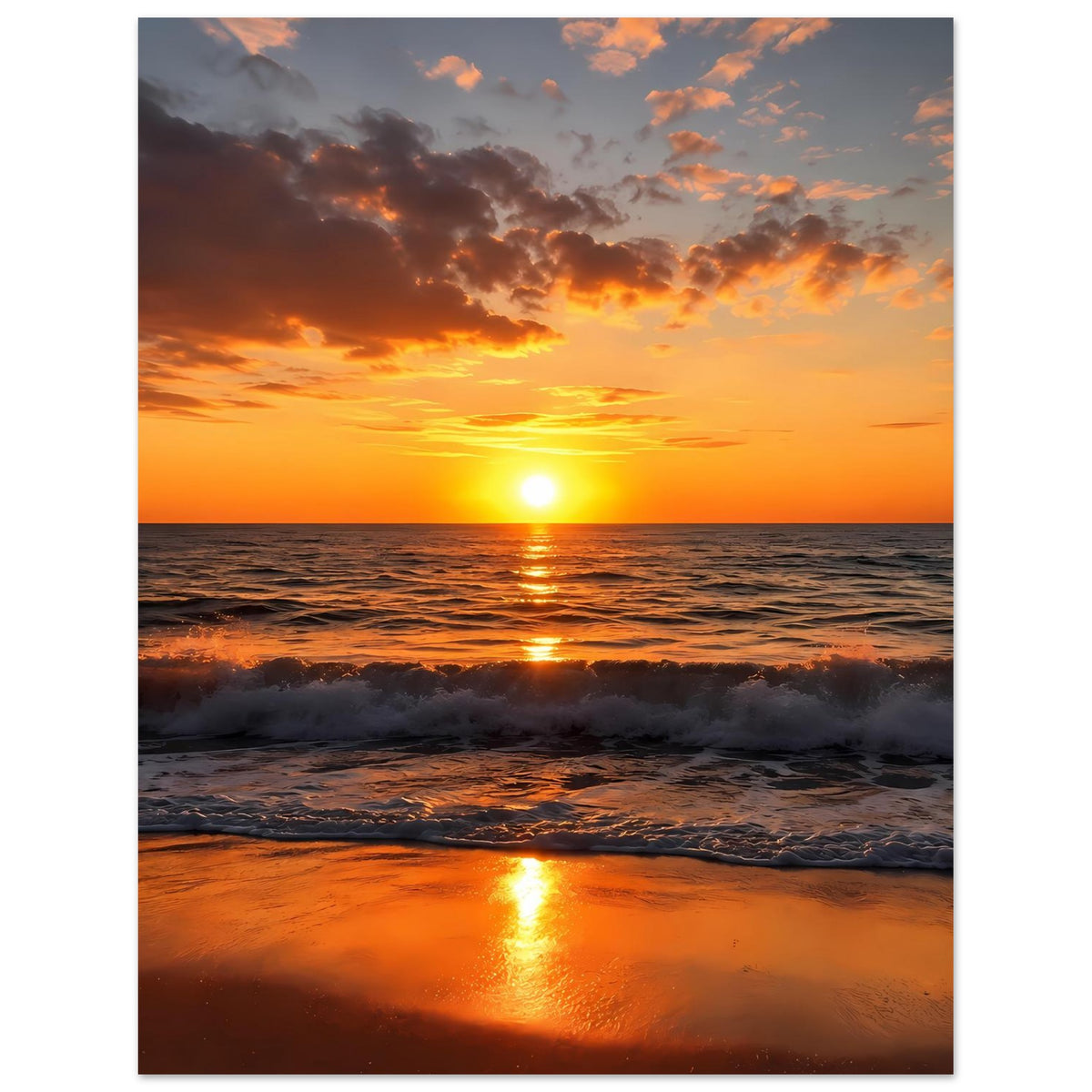 Poster im Hochformat: Sonnenuntergang über dem Meer, Strand und Schaumwellen auf matter Premium-Papieroberfläche