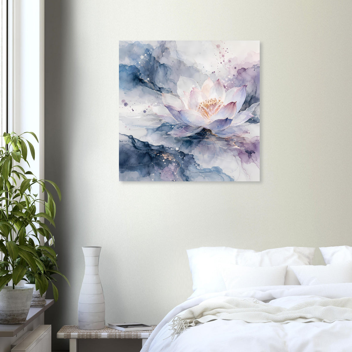 Blumenposter mit blühender Lotusblüte, blau-violetter Wasserfarbenmalerei