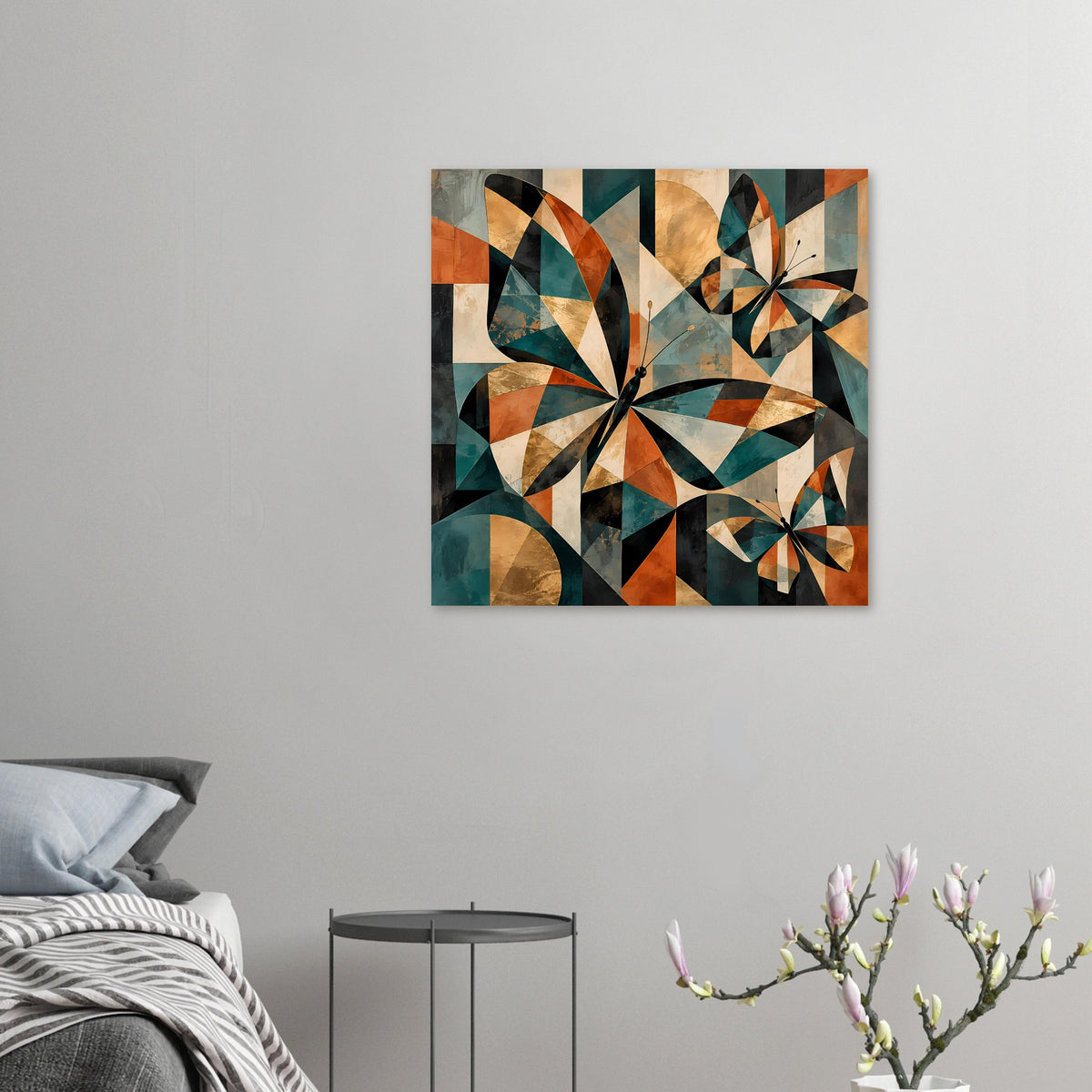 Gerahmtes Kunstposter mit geometrischen Schmetterlingen in warmen Erdtönen, klein im Format