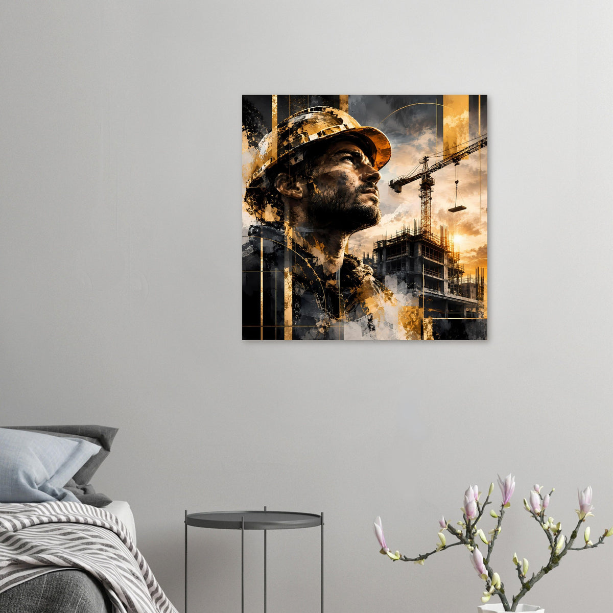 Kleines Poster an der Wand: Bauarbeiter-Porträt mit Schutzhelm, Gold-Grau und Kräne