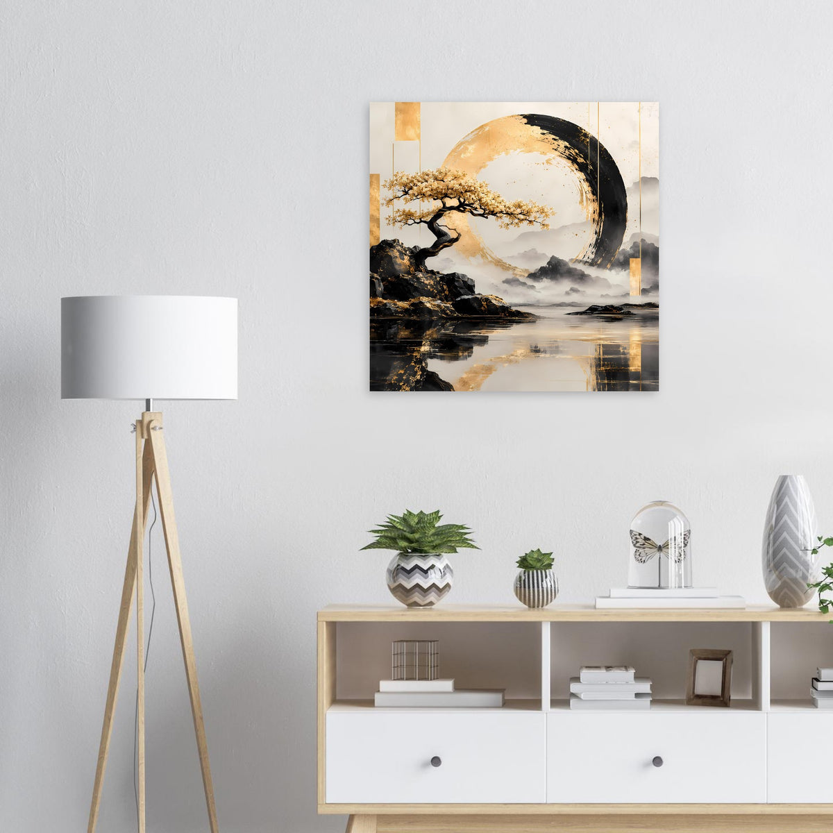 Wandposter mit gold-schwarzem Kreisdesign und Seelandschaft im quadratischen Rahmen