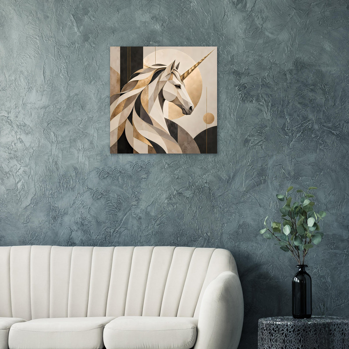 Quadratisches Poster mit Einhorn-Porträt, geometrisches Muster in Beige und Dunkelbraun.