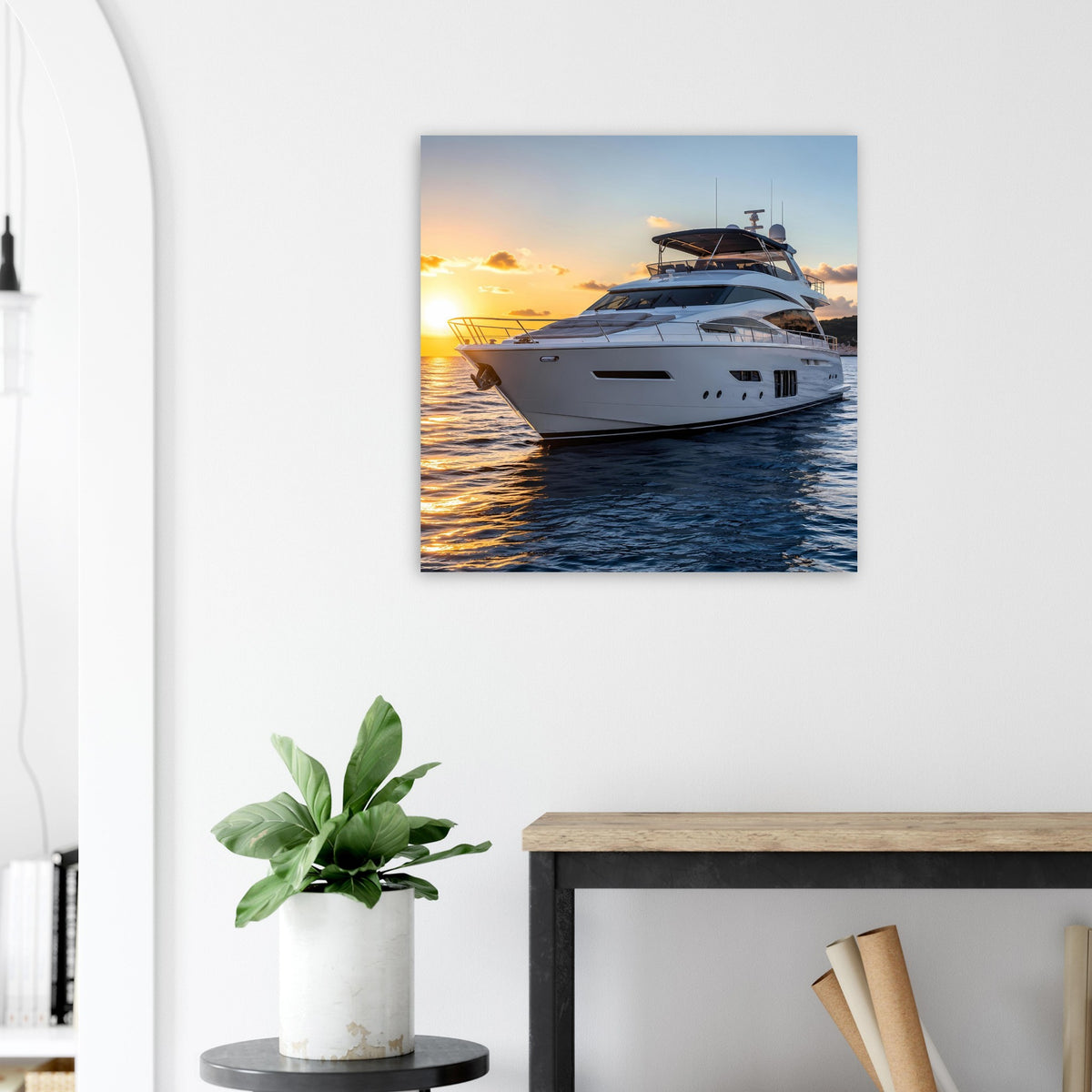 Poster mit weißer Yacht im Abendlicht, Sonnenstrahlen über blauem Wasser