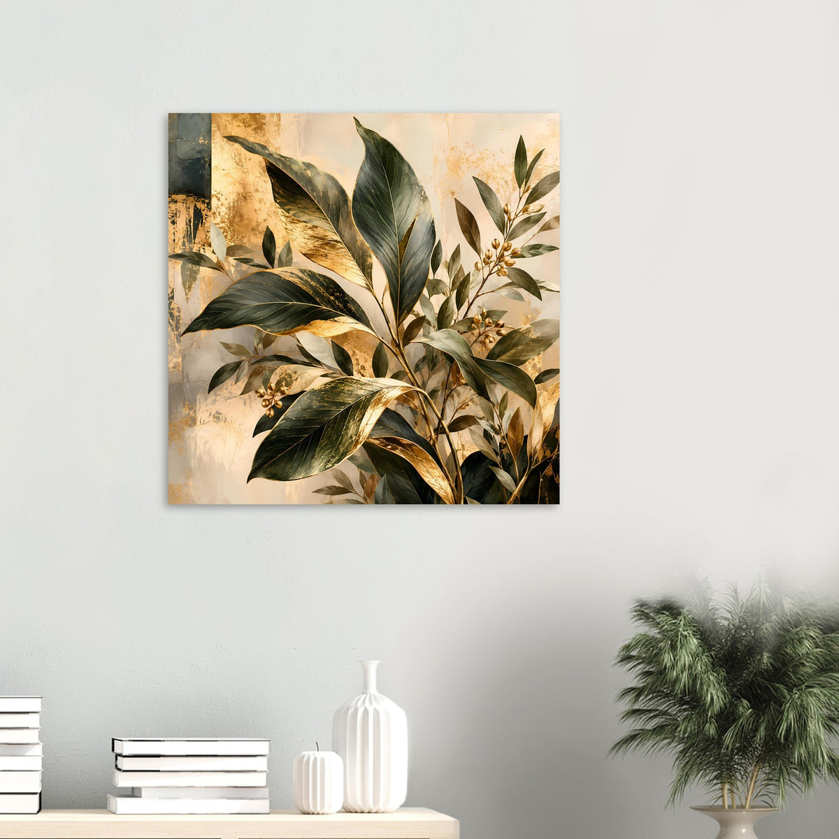 Quadratisches Poster mit botanischem Motiv und goldenen Akzenten, aufliegende Blattzweige