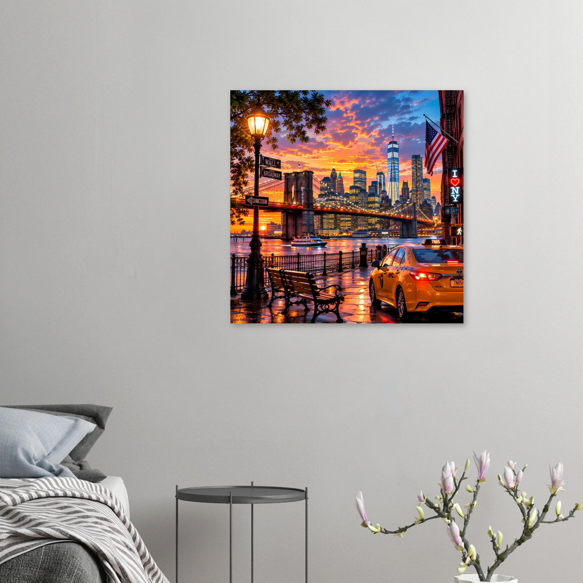 Kleines Poster mit New-York-Skyline bei Sonnenuntergang, gelbes Taxi und Brücke