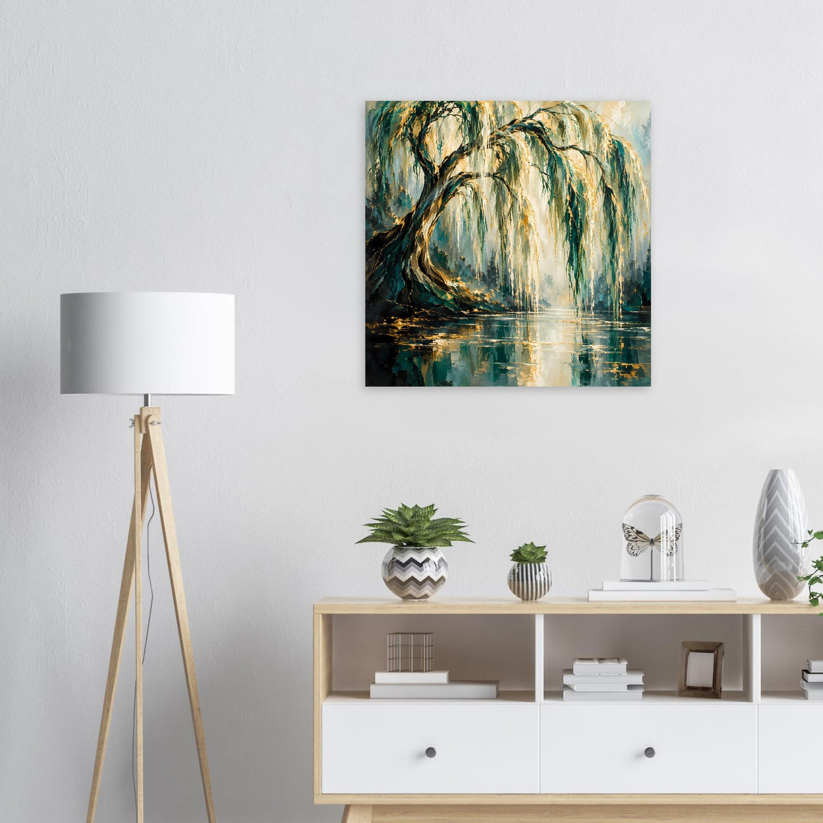 Quadratisches Poster: goldener Weidenbaum mit Spiegelung im Wasser, grün-goldene Farben
