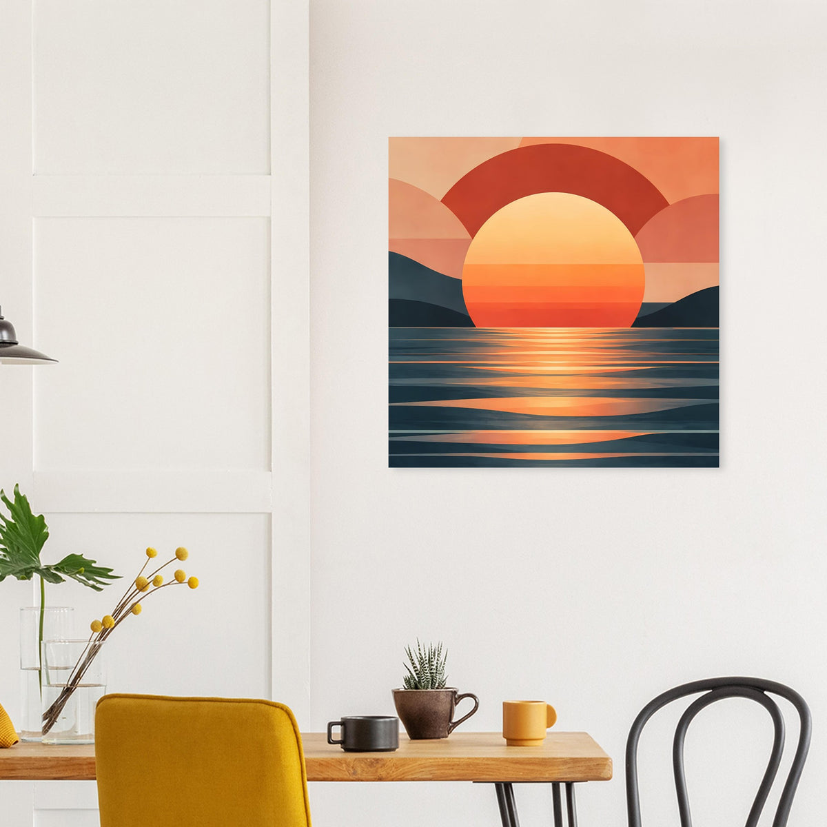 Quadratisches Poster mit Sonnenuntergang, orangefarbener Scheibe und horizontalen Wasserlinien