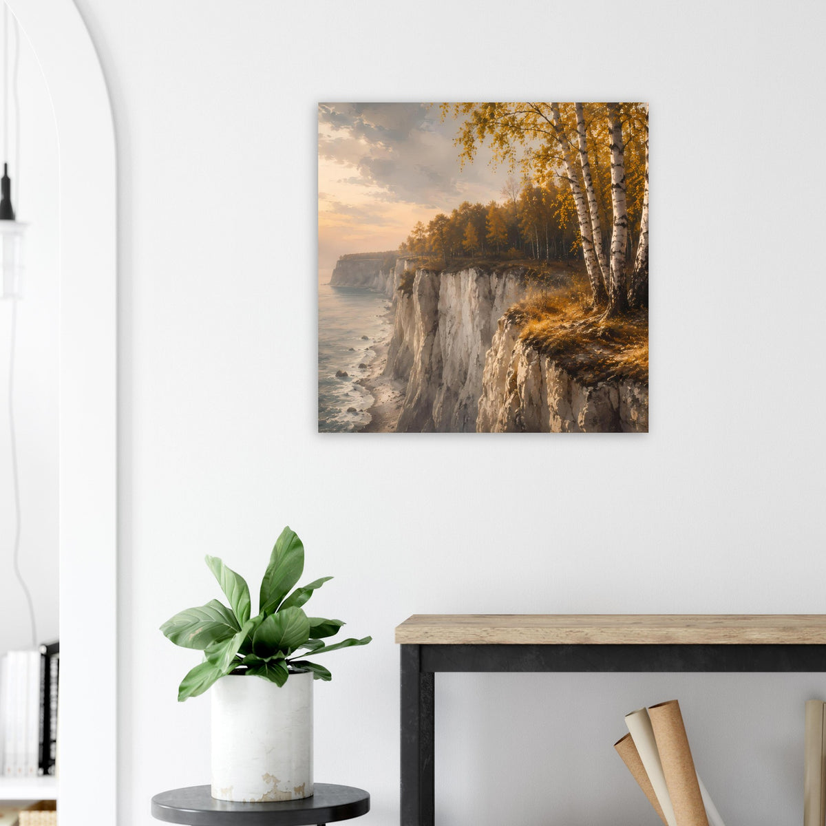 Mattes quadratisches Poster mit Küstenklippen am Meer und herbstlichen Birken