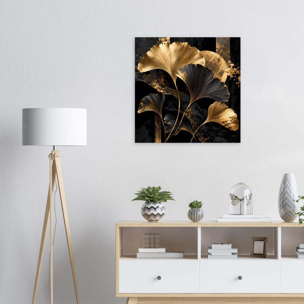 Quadratisches Poster mit goldenen Ginkgo-Blättern und schwarzem Hintergrund