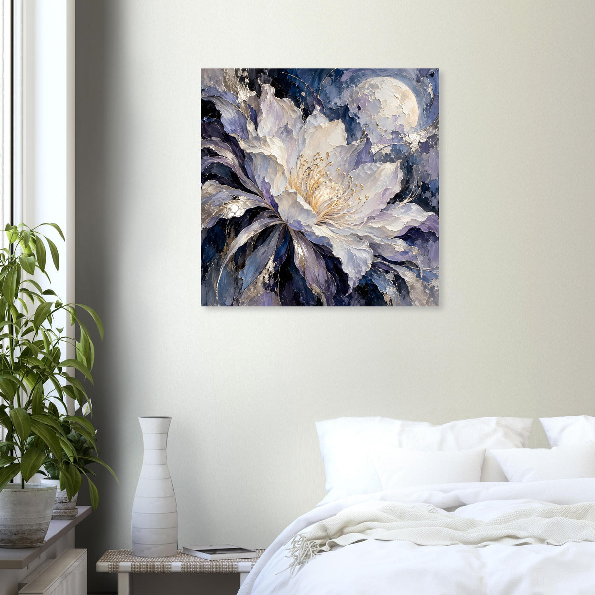 Quadratisches Blumenposter mit hellen Blüten und dunkelblau-violetten Strukturen