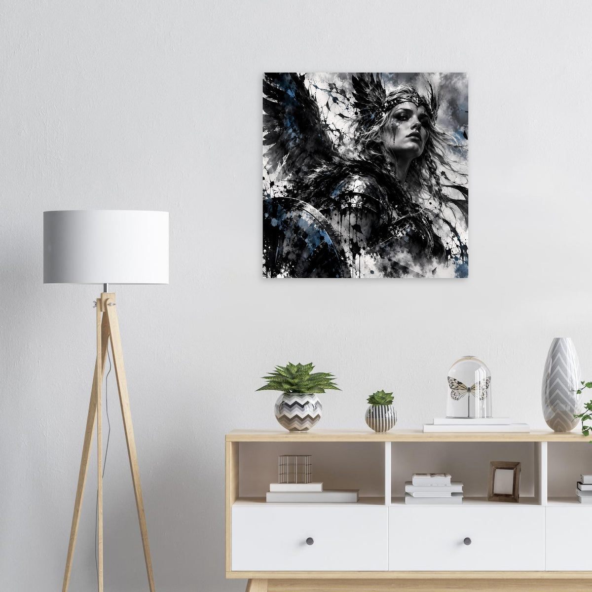 Wikingerkriegerin-Poster: kleines Wandbild mit Schwarzweißgrafik und blauen Spritzdetails