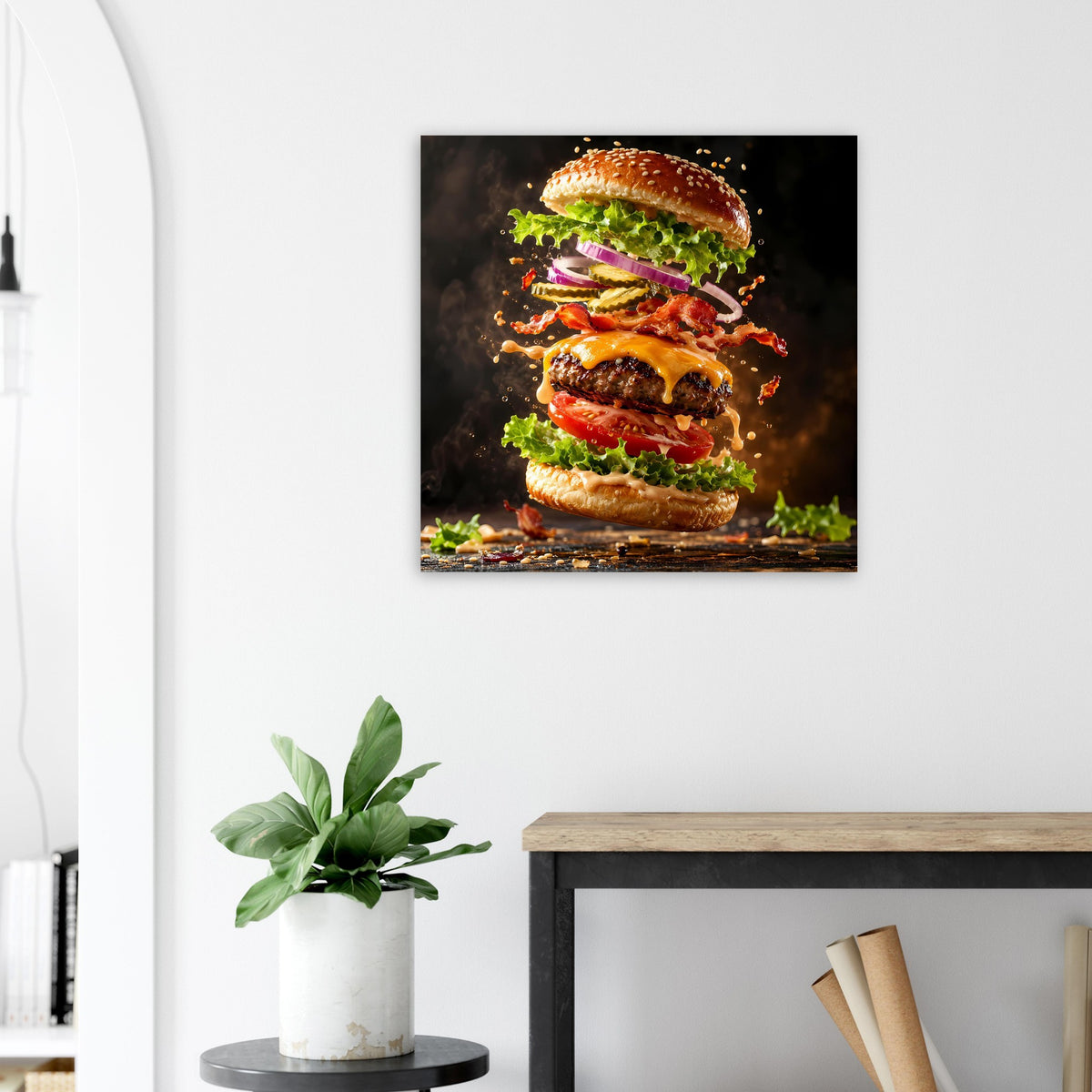 Quadratisches Poster mit gestapeltem Burger, kräftigen Farben und Funken
